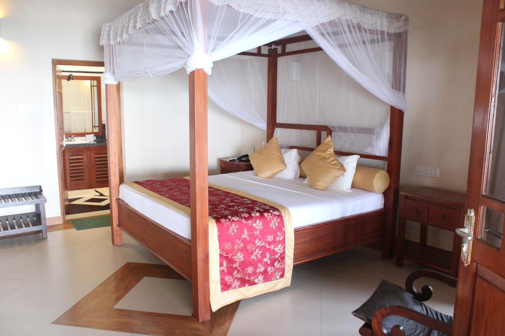 Warahena Beach Hotel Бентота Екстериор снимка