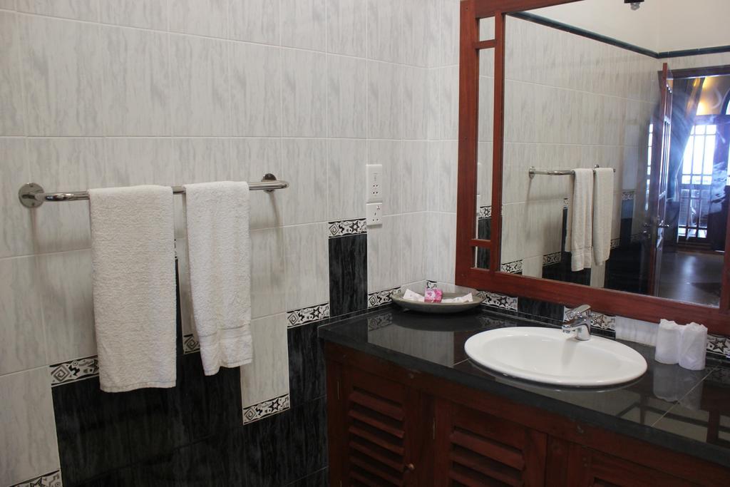 Warahena Beach Hotel Бентота Екстериор снимка