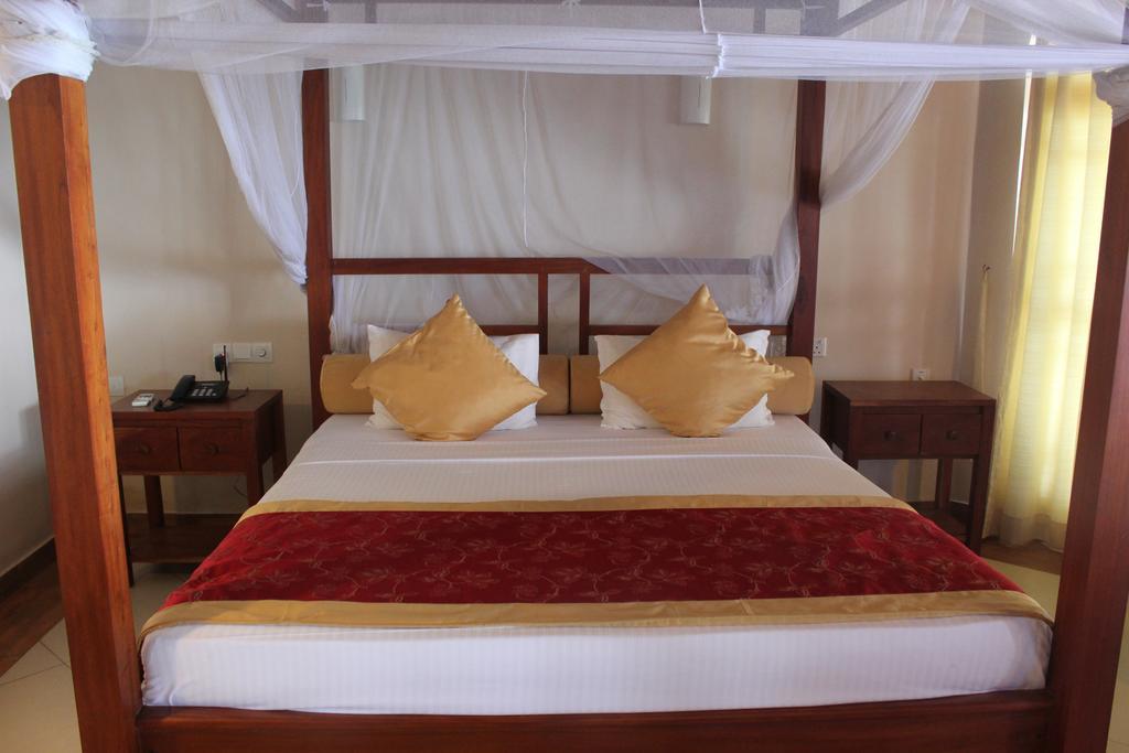 Warahena Beach Hotel Бентота Екстериор снимка