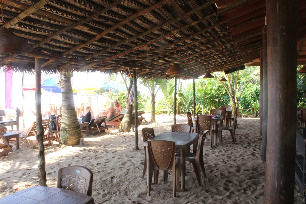 Warahena Beach Hotel Бентота Екстериор снимка