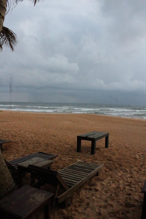 Warahena Beach Hotel Бентота Екстериор снимка