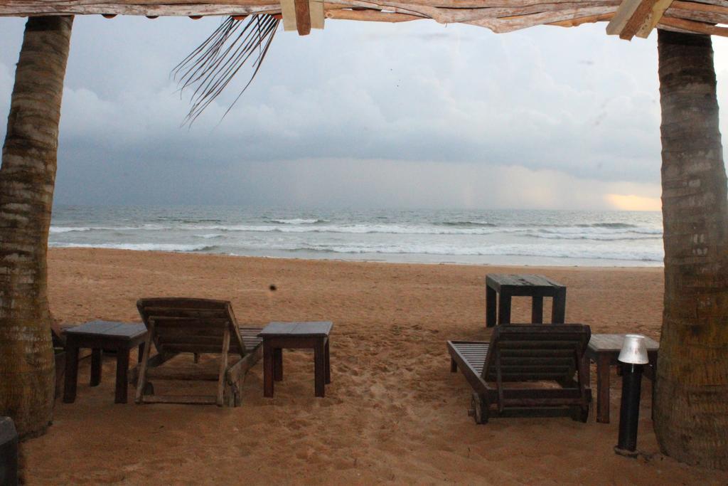 Warahena Beach Hotel Бентота Екстериор снимка