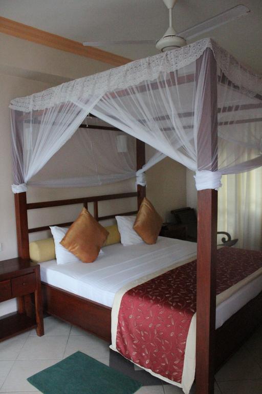 Warahena Beach Hotel Бентота Екстериор снимка